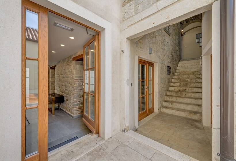 ペンション Stonemasons Heritage