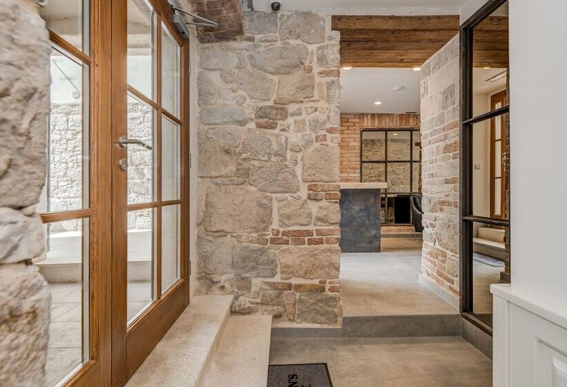 ペンション Stonemasons Heritage