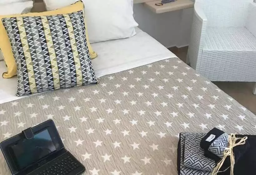 Yanna Luxury Suites