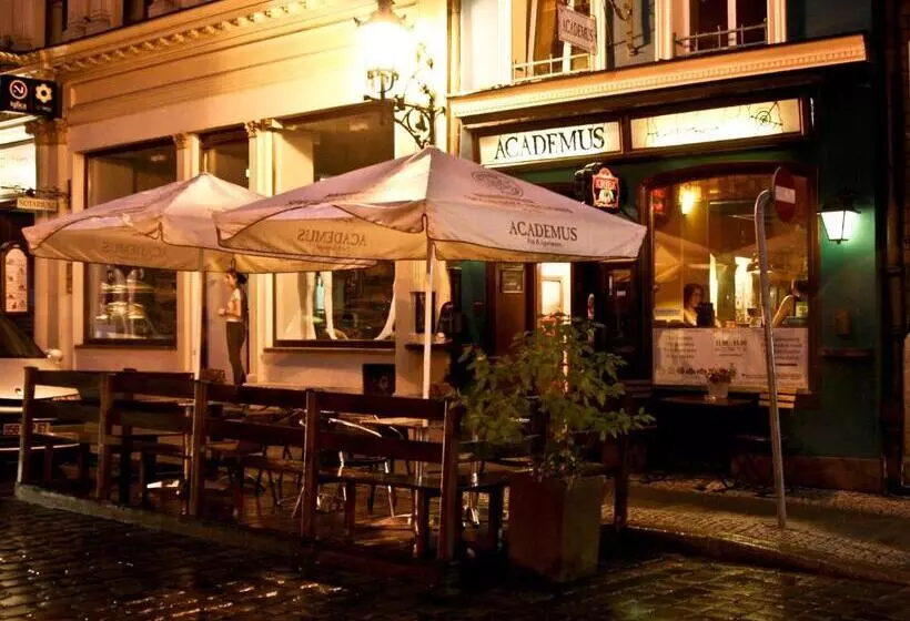 Academus Pub & Guest House