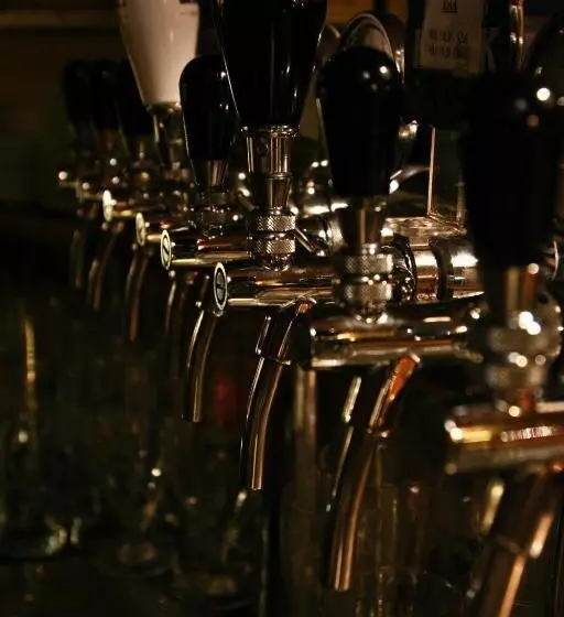 Academus Pub & Guest House