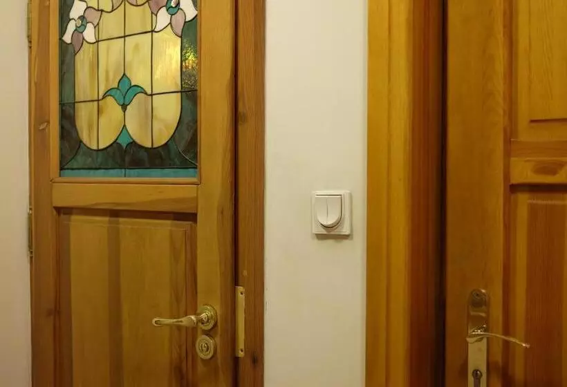 Academus Pub & Guest House