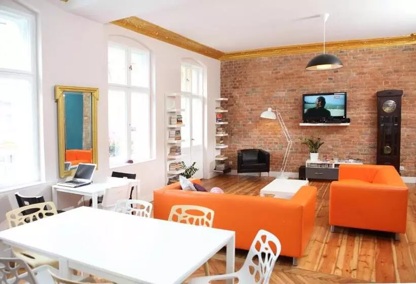 Blooms Boutique Hostel