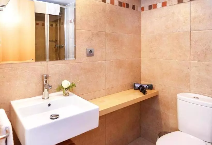 Feelathome Poblenou Beach Apartments