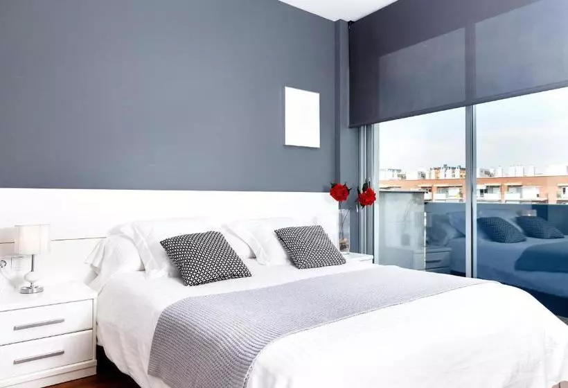 Feelathome Poblenou Beach Apartments