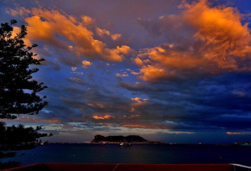 簡易ホテル El Bahía Algeciras