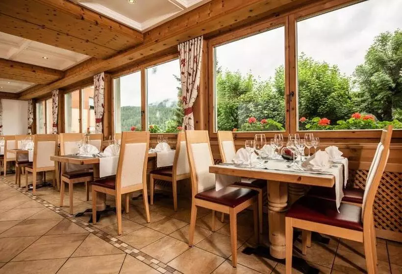 Hotelli Bellaval Scuol