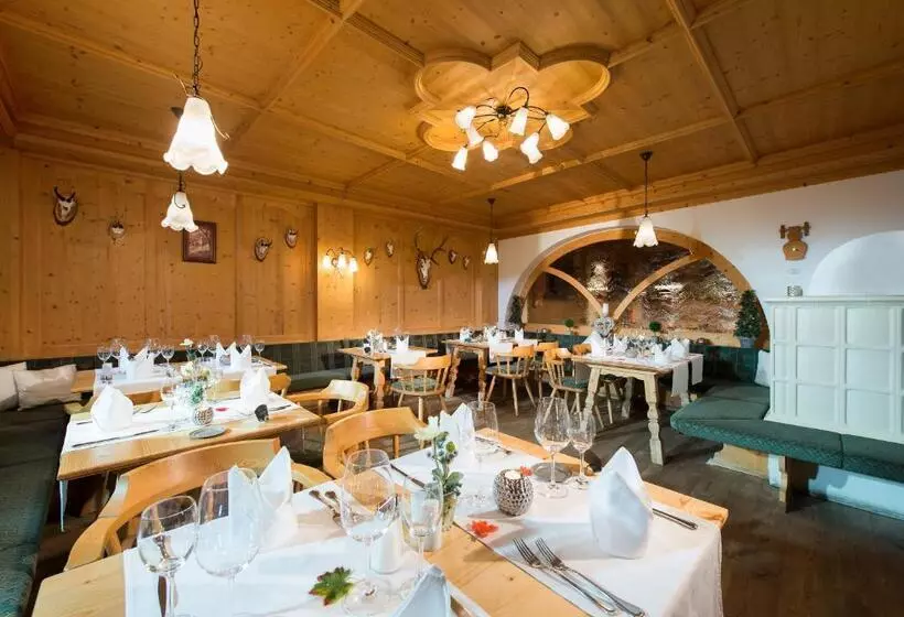 Hotelli Bellaval Scuol