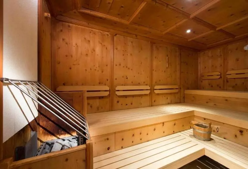 Hotelli Bellaval Scuol