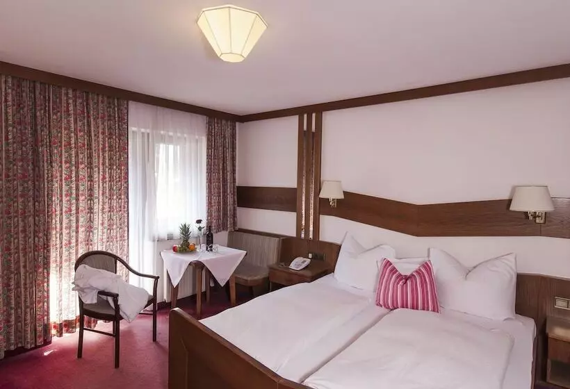 ホテル Bergland Obsteig