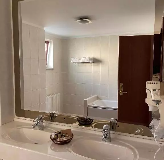 ホテル Complex Jasmine