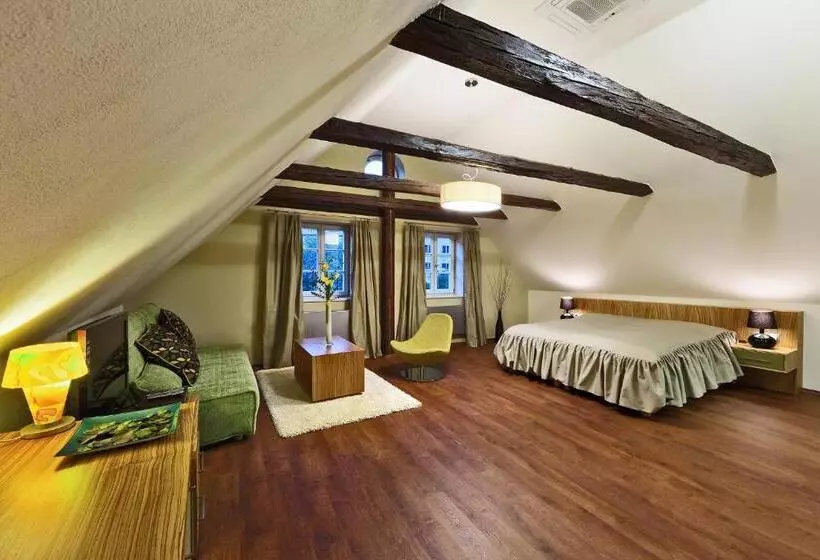 ホテル Edward Kelly