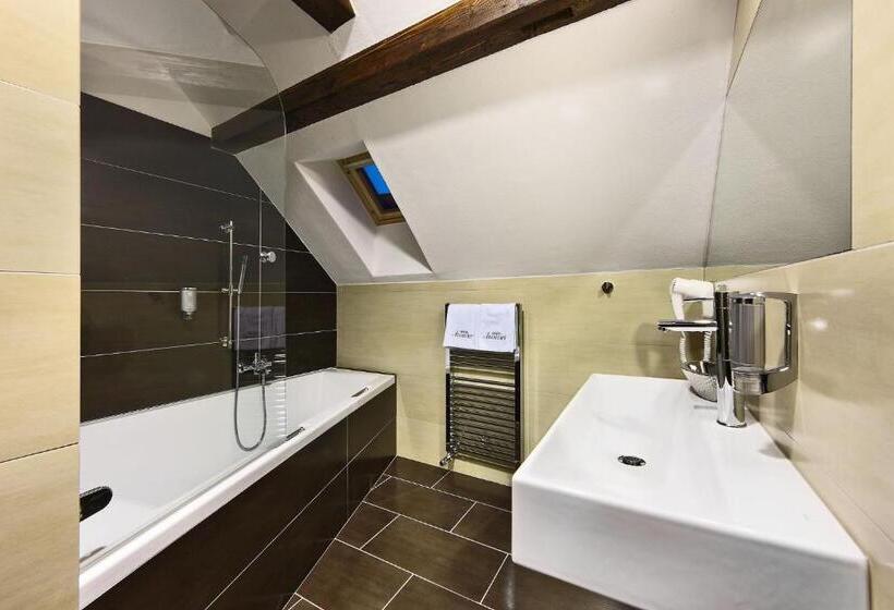 فندق Edward Kelly