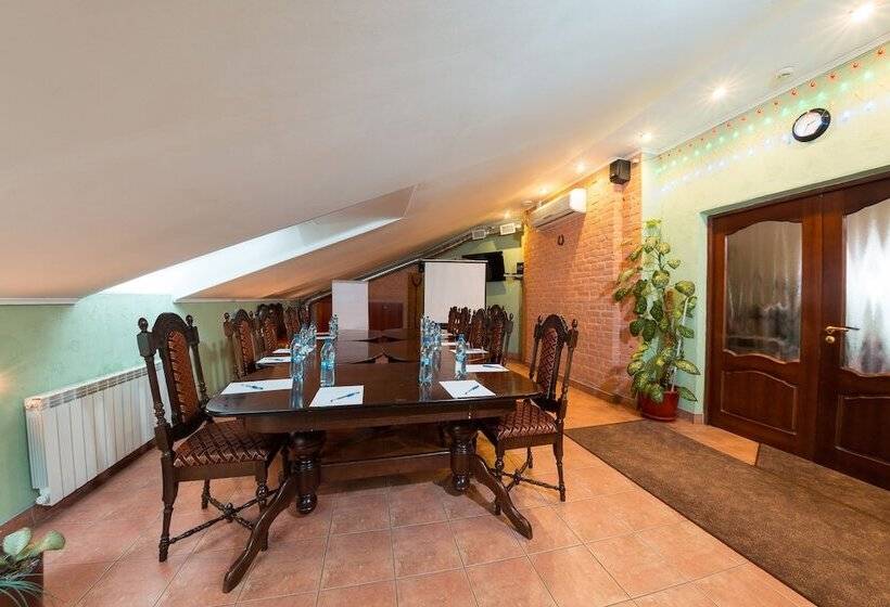 فندق Empire Park