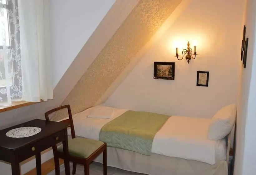 ホテル Karczma Rzym & Straszny Dwor