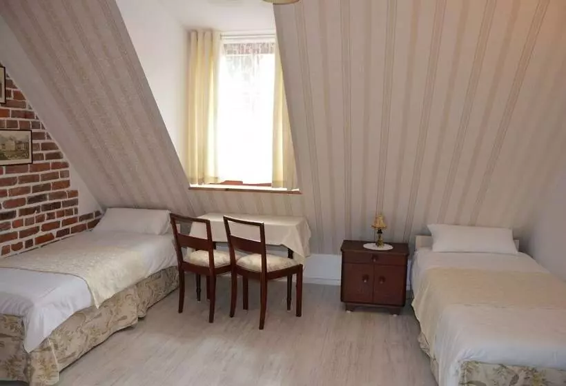 ホテル Karczma Rzym & Straszny Dwor