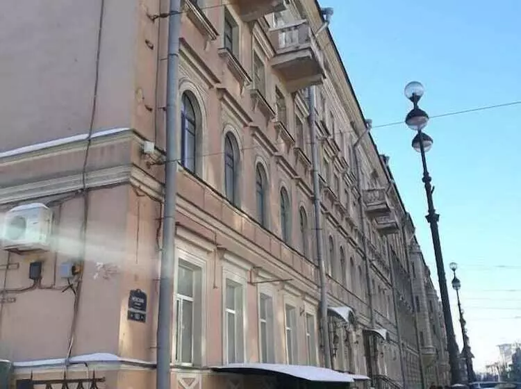 ホテル Larets On Nevsky Inn