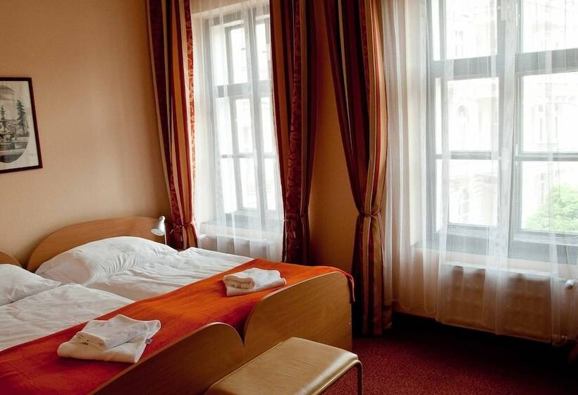 בית מלון כפרי Paradies