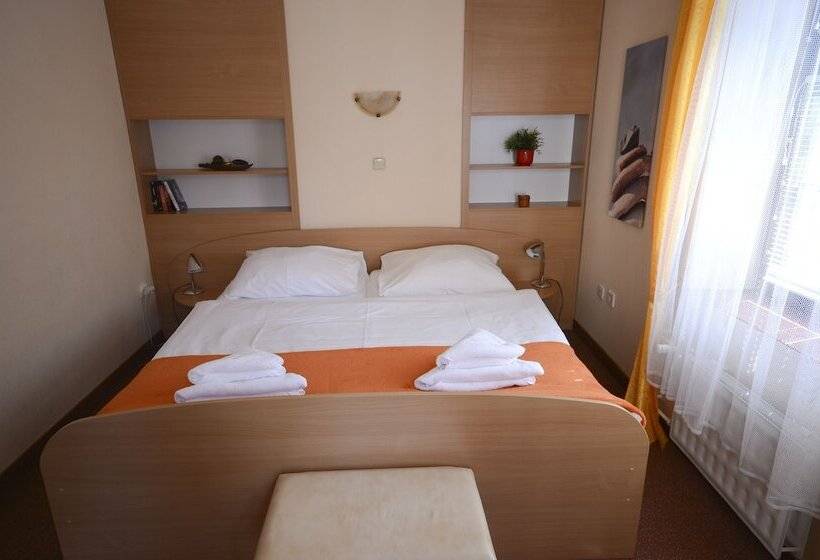 בית מלון כפרי Paradies