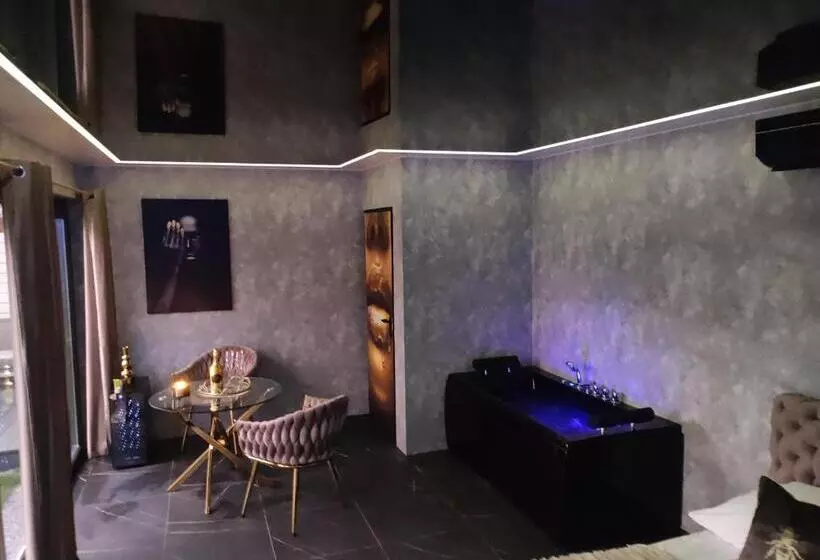 ホテル Pensjonat Wrzos