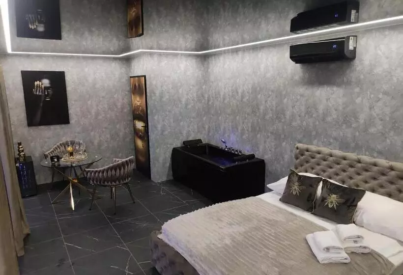 ホテル Pensjonat Wrzos