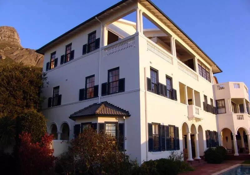 ホテル The Walden Suites