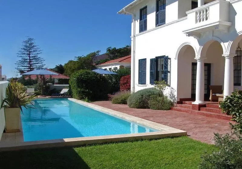 ホテル The Walden Suites