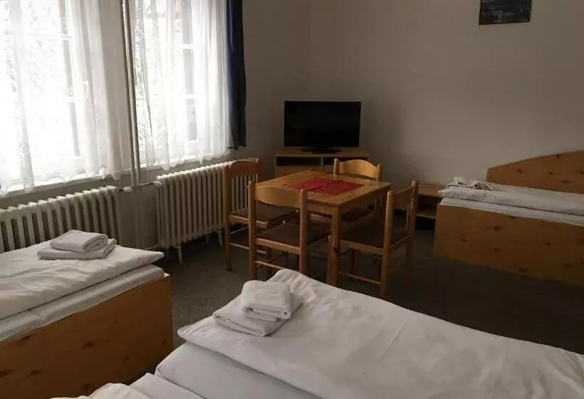 هتل Tři Růže