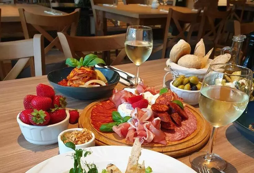 Отель Willa Pirs