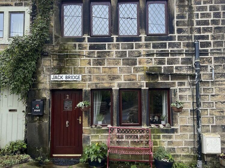 Charming 2 Bed Cottage In Hebden Bridge