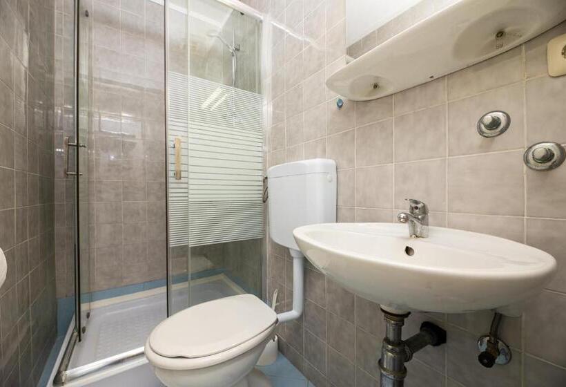 فندق Meliores Rooms & Restaurant