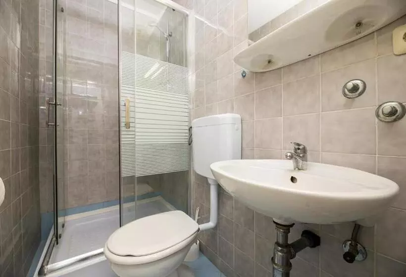 Hotelli Meliores Rooms & Restaurant