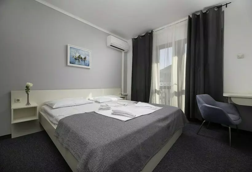 Hotelli Meliores Rooms & Restaurant