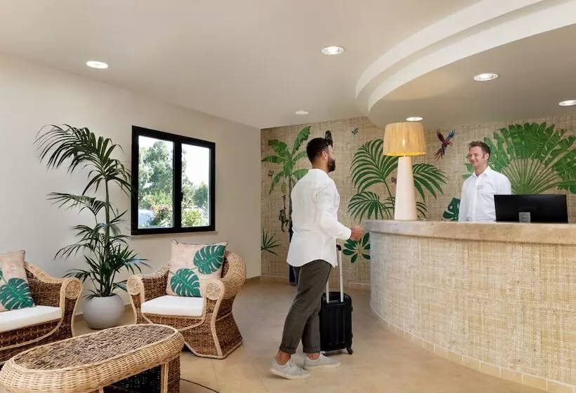 Hotelli Voi Le Muse Essentia