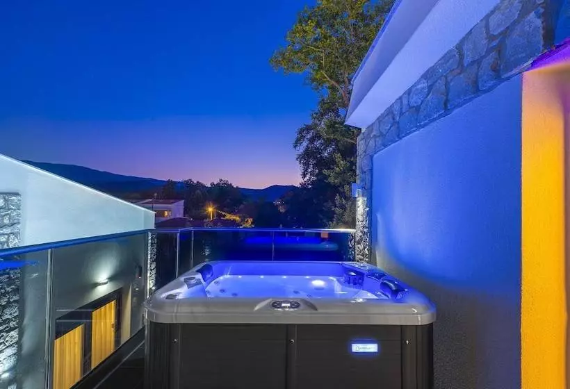 ペンション Alpe Luxury Accommodation