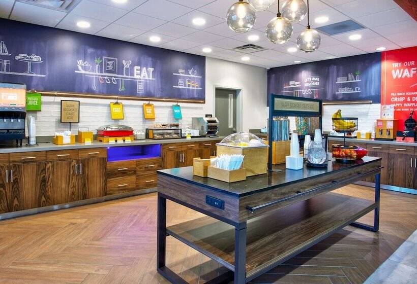 Отель Hampton Inn By Hilton Paris