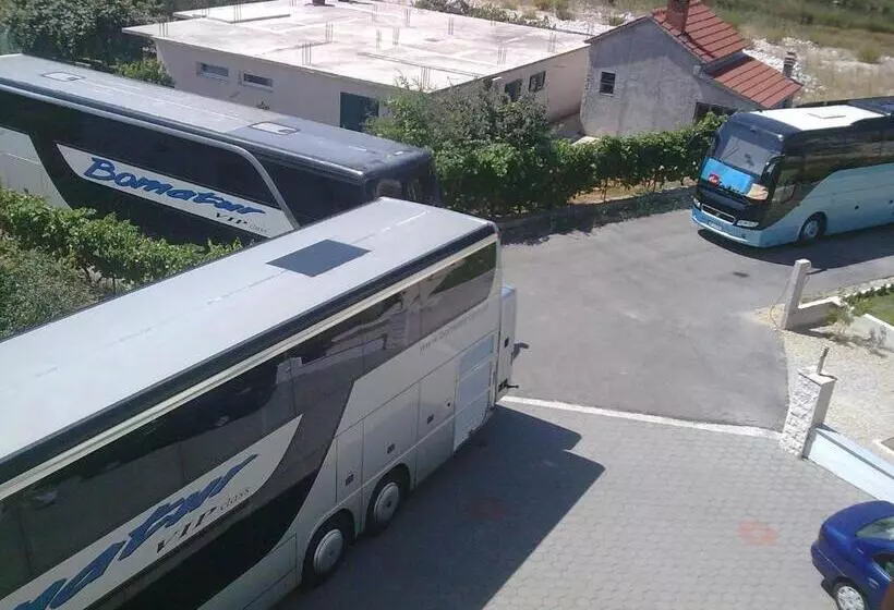 Majatalo Guesthouse San Antonio