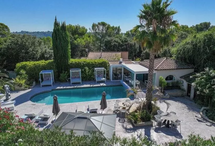 リゾートホテル Casa Dina