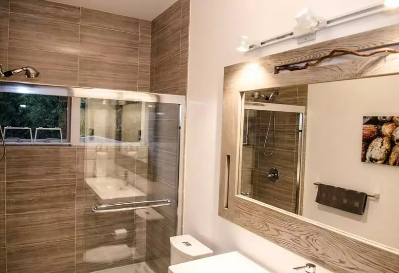 Silver Lake 83   Spectacular Dream Home Overlooking Silver Lake