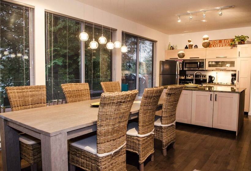 Silver Lake 83   Spectacular Dream Home Overlooking Silver Lake