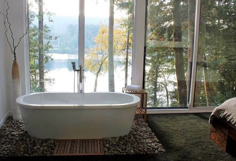 Silver Lake 83   Spectacular Dream Home Overlooking Silver Lake