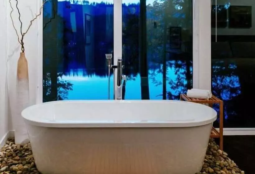 Silver Lake 83   Spectacular Dream Home Overlooking Silver Lake