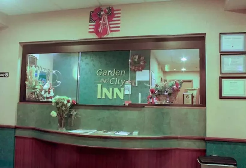 モーテル Garden City Inn