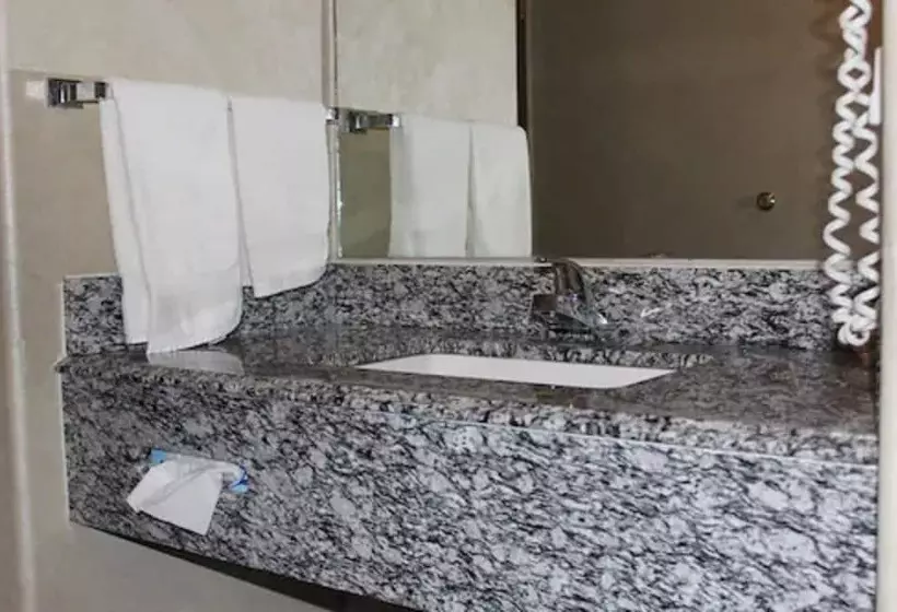 モーテル Garden City Inn