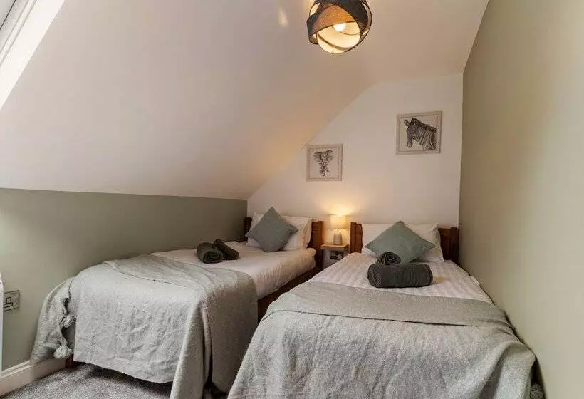 Acorn Cottage