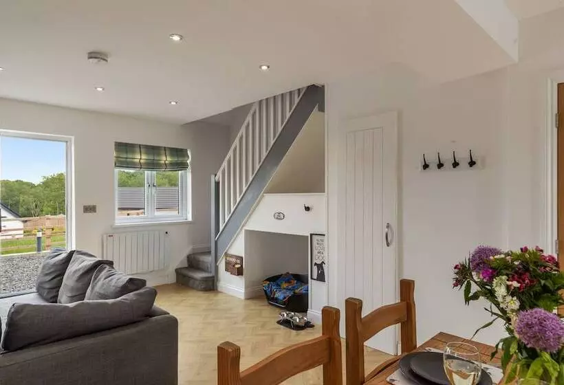 Acorn Cottage