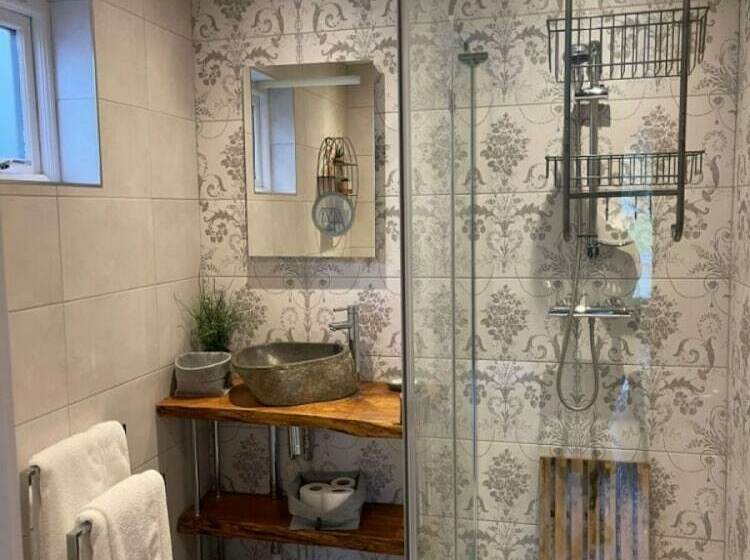 민박 The British Queen