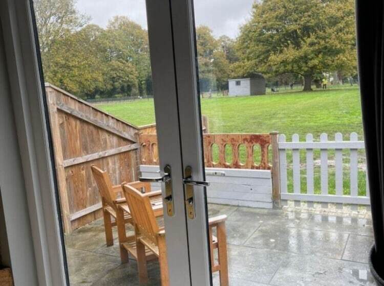 민박 The British Queen