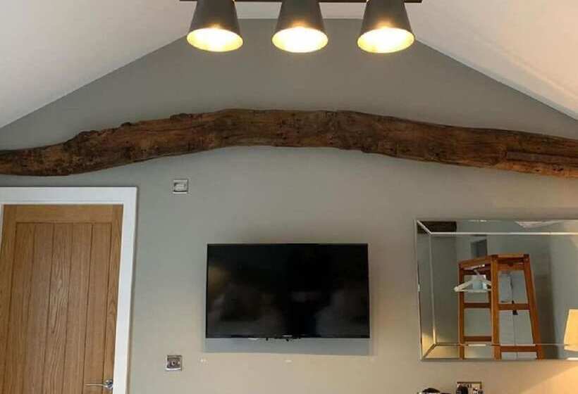 민박 The British Queen