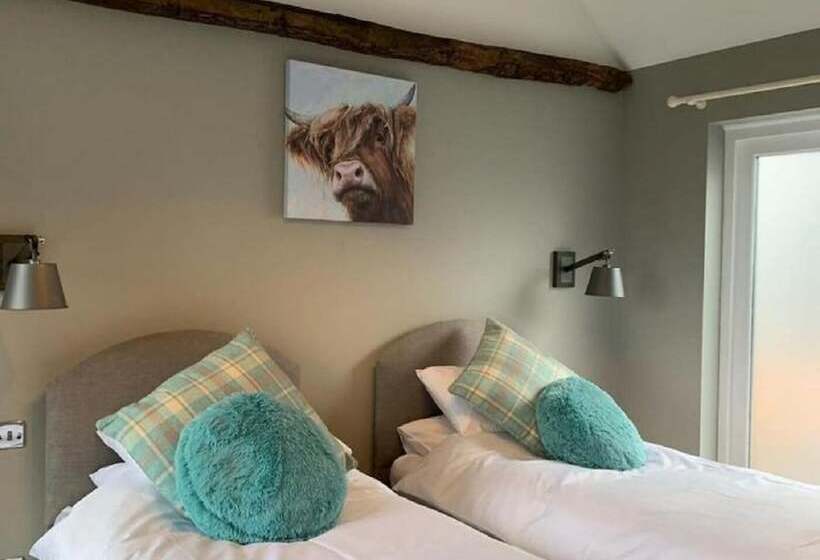 민박 The British Queen